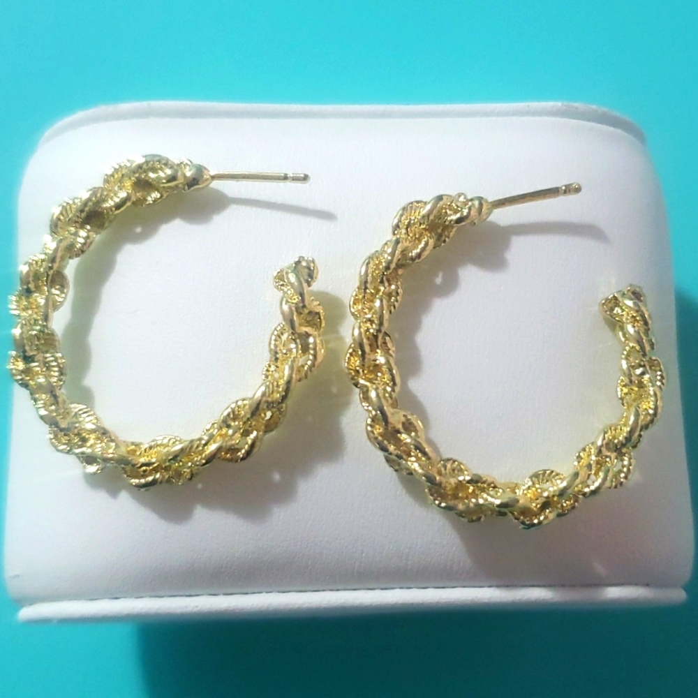 Earings - Picture 2 of 6